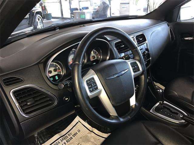 2012 Chrysler 200 Touring 4dr Sedan